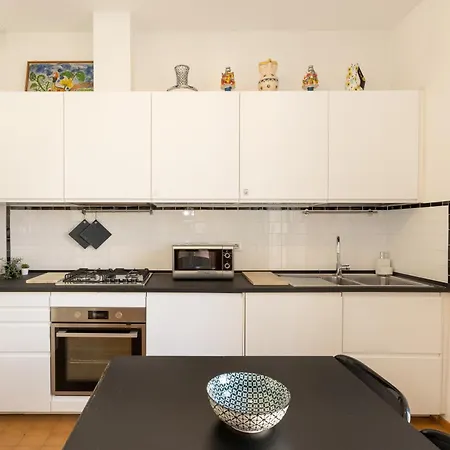 Apartment House Of An Artist In The Key Area Of Milan