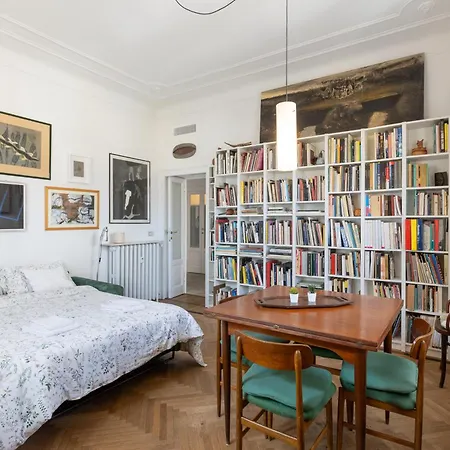House Of An Artist In The Key Area Of Apartment Milan